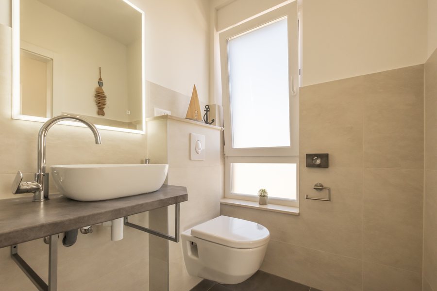 The bathroom of bedroom 1