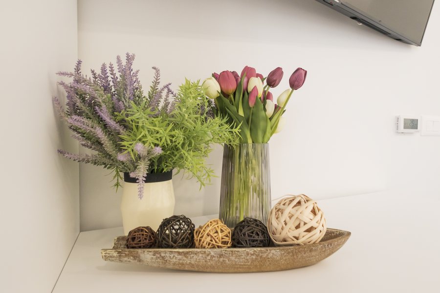 Fresh flowers in bedroom 3