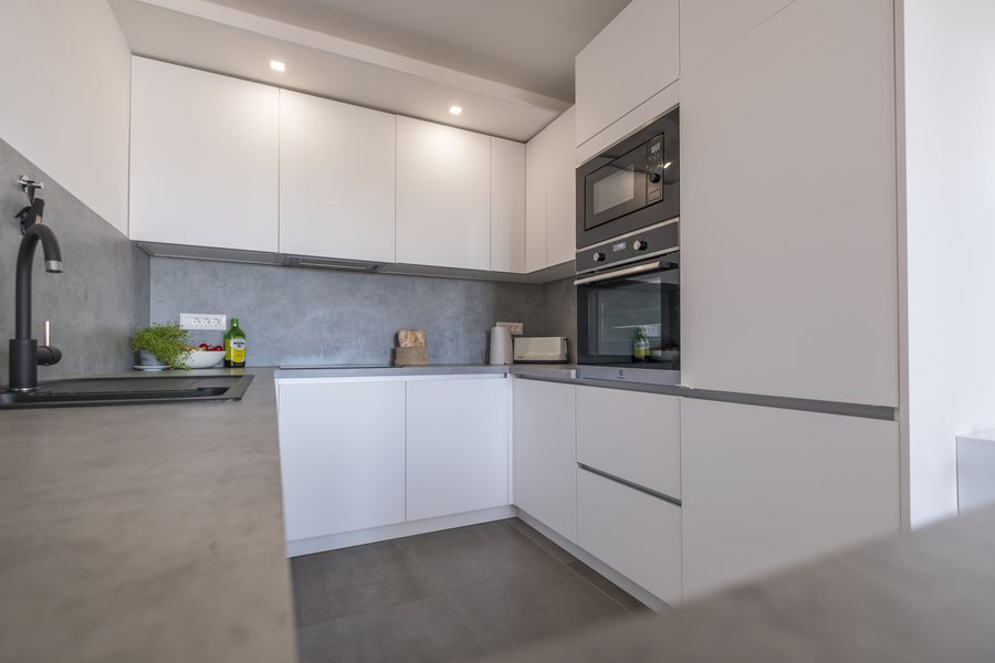 The fully fitted kitchen, with oven and microwave